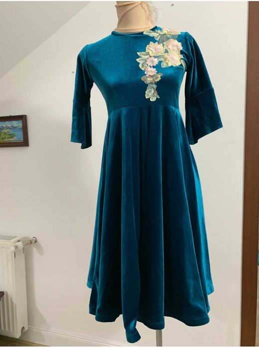 Vand avantajos rochie fetite !