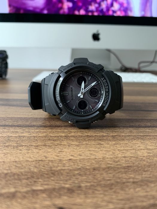 G shock AWG-M100B