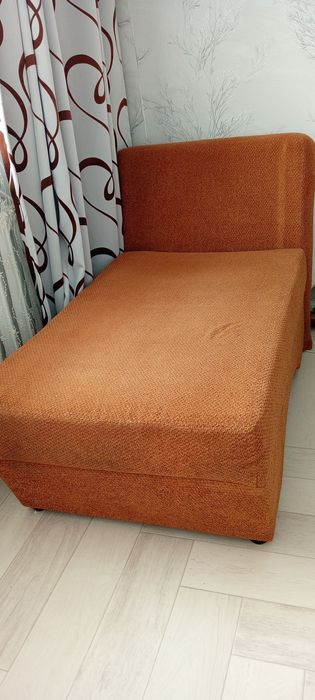 Продам диванчик.