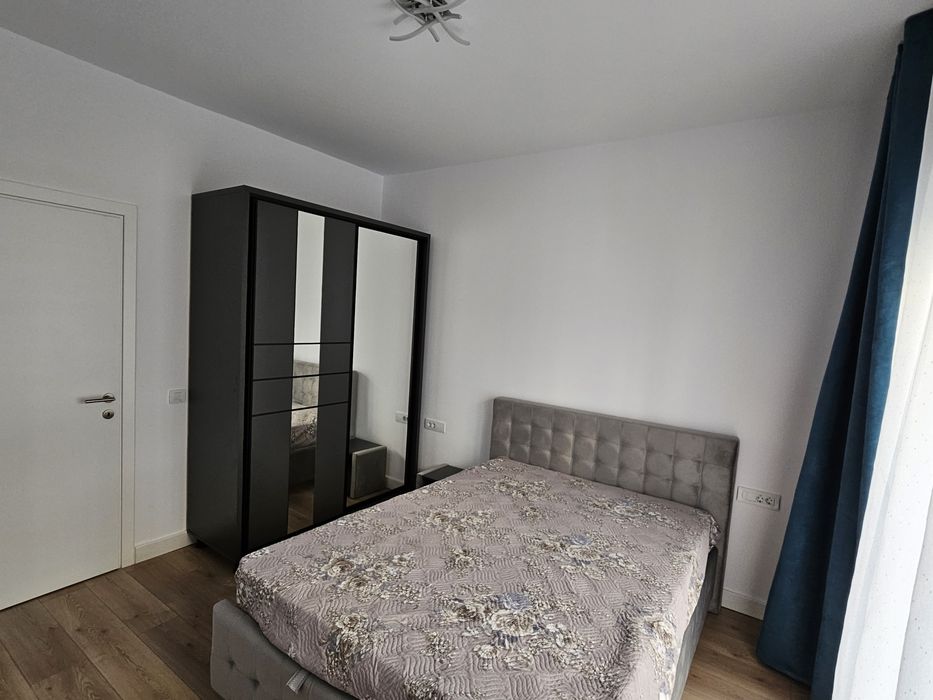 Inchiriez apartament cu 2 camere (Dormitor + Living) SILK si parcare