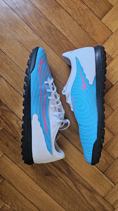 Ghete de fotbal nike phantom