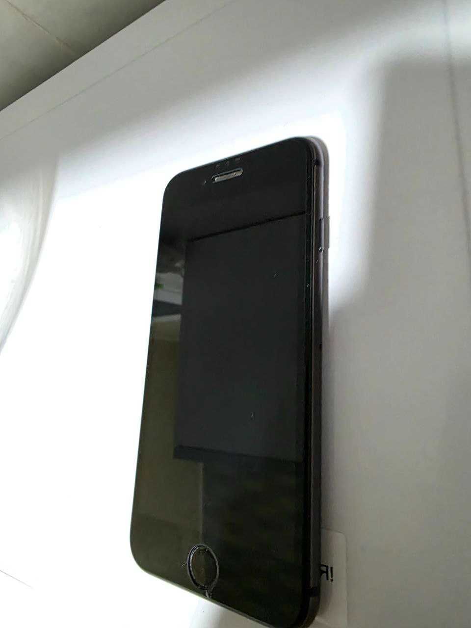Iphone 8, японский, цвет серый космос, отличное состояние