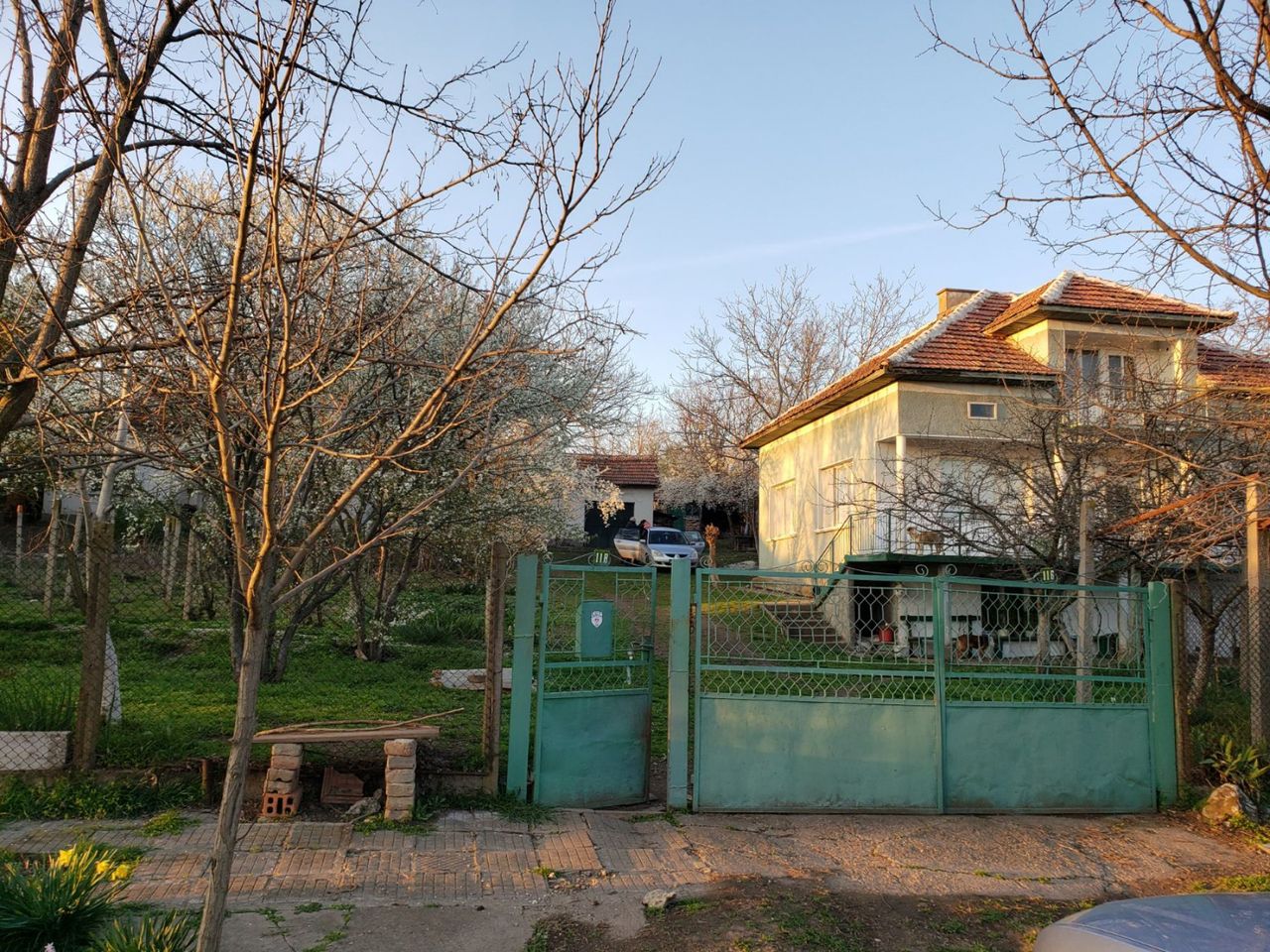 Продава се Къща в с. Гложене, Област Враца - 200 кв.м за 204 €/кв.м - Снимка #2