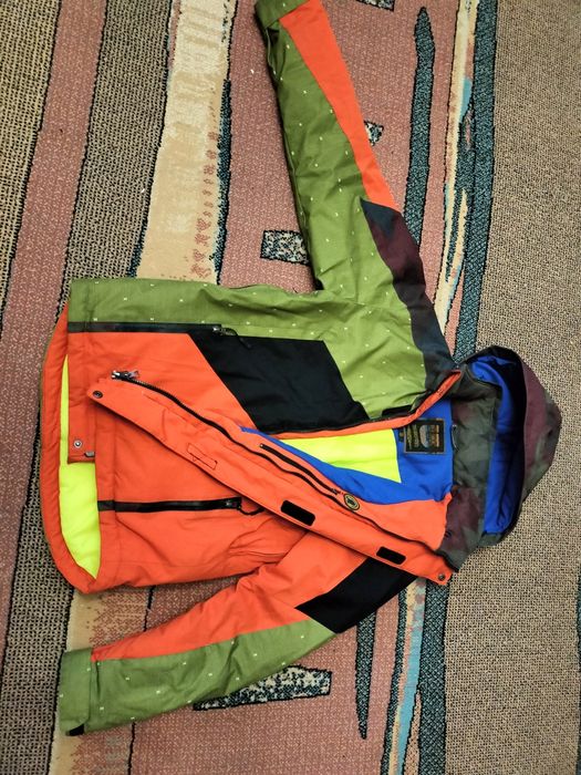 Горнолыжная куртка от Burton