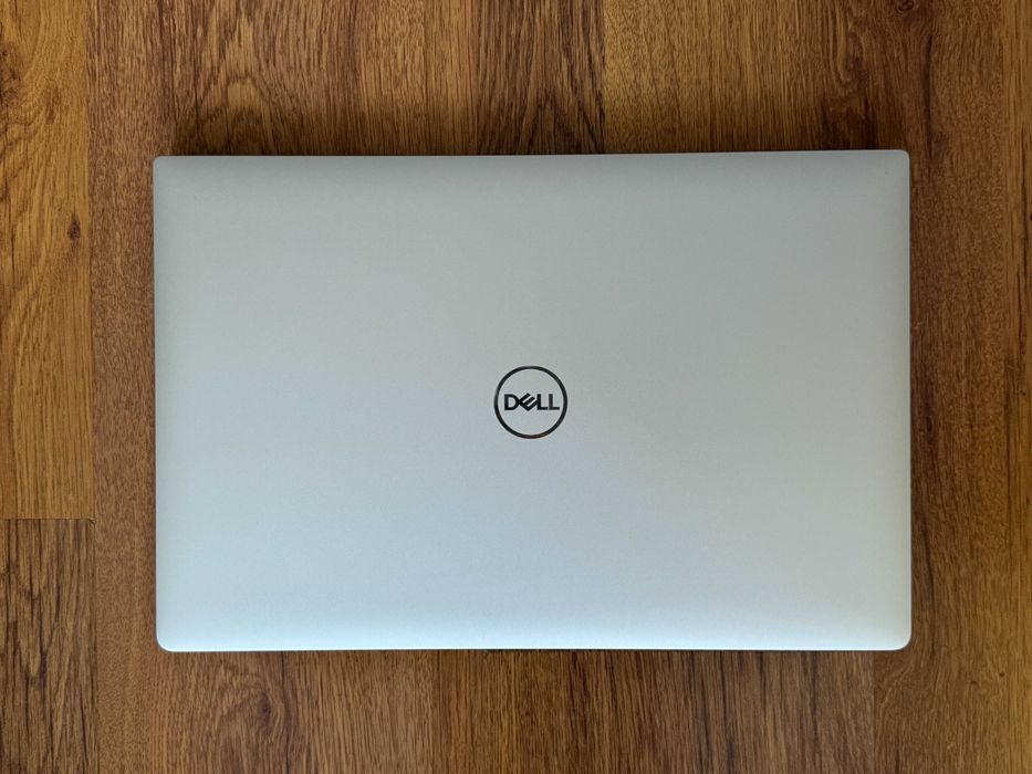 15.6' 4K OLED i7-9750H DELL XPS 7590 32GB DDR4/1TB SSD/GTX 1650 4GB