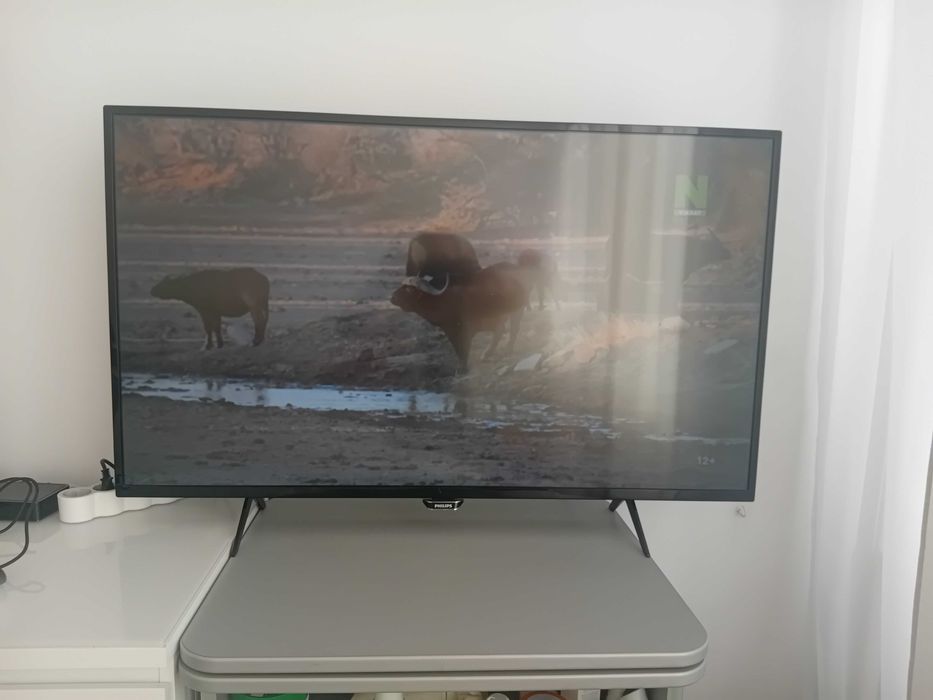 Смарт телевизор Philips 43 инча