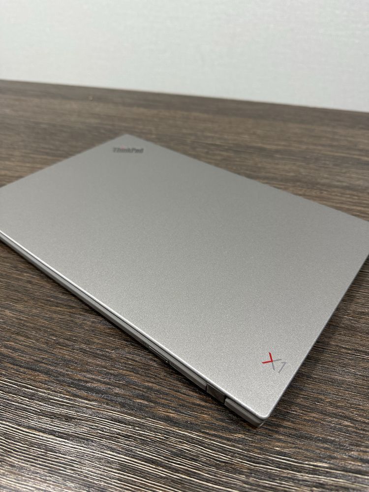 мощный 8-ядерный i7 ультрабук Lenovo ThinkPad X1 Carbon, Американская