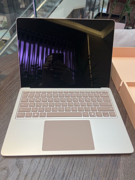 Microsoft Rose Gold IPS 600nits