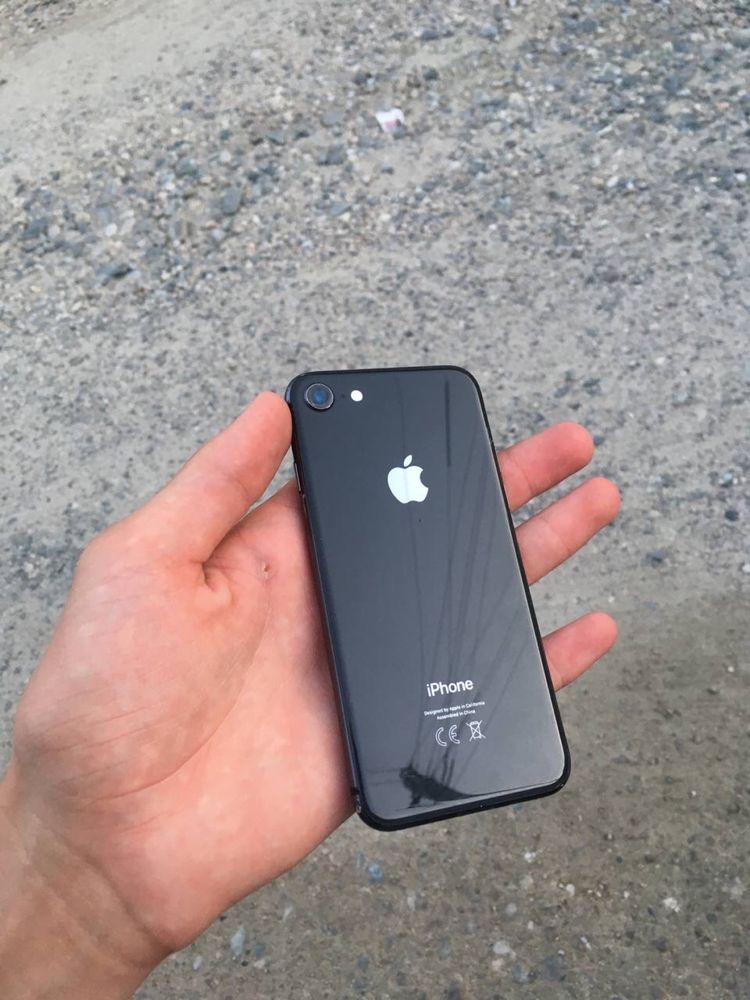 Iphone 8 срочно продается