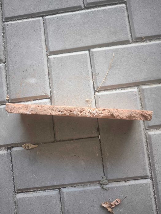 Caramida din demolari debitata