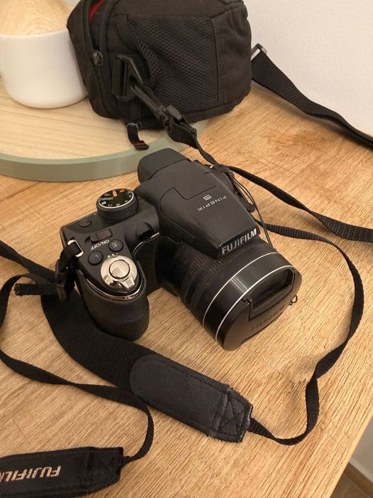 Aparat foto Fujifilm Finepix S4300