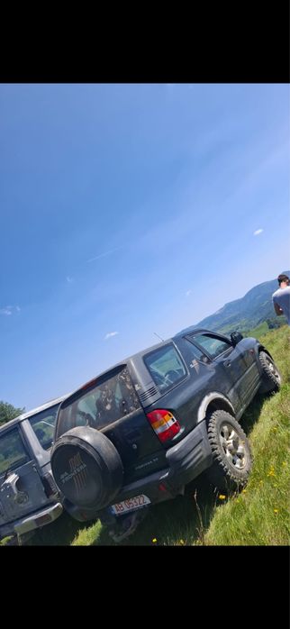 De vanzare opel frontera 2,2 benzina