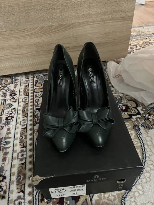 Туфли изумрудного цвета