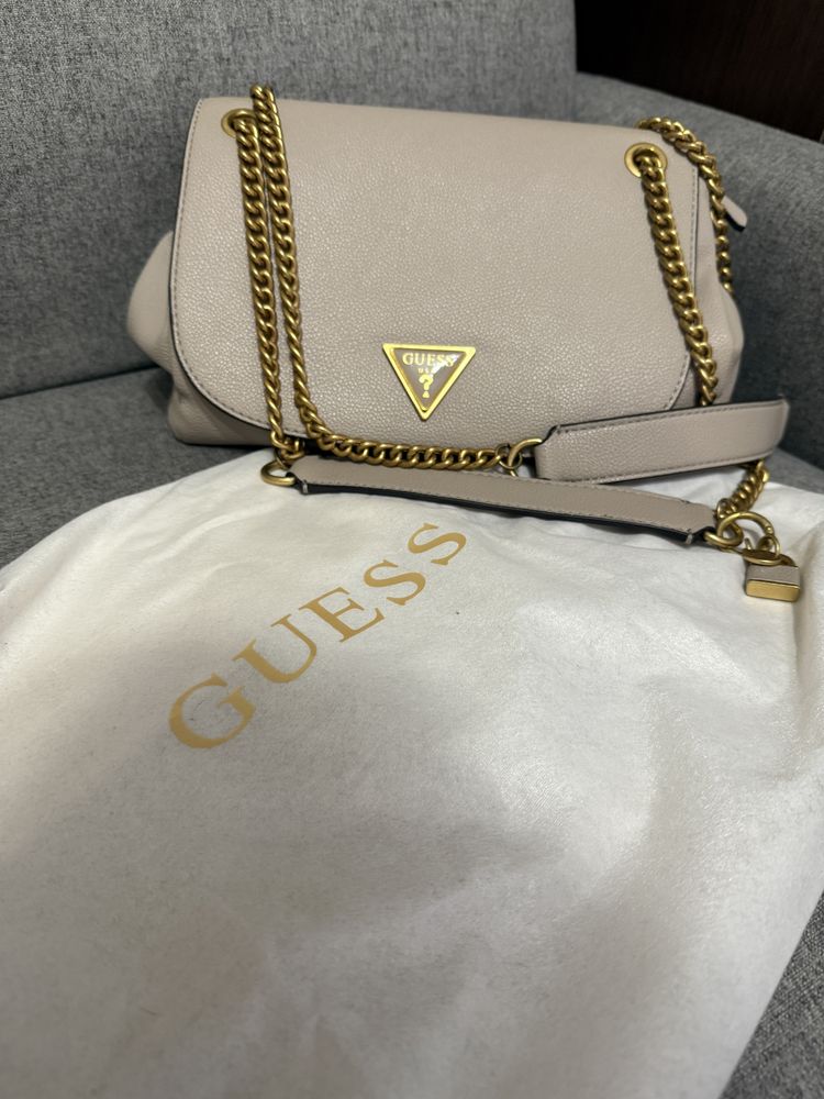 Оригинална чанта Guess