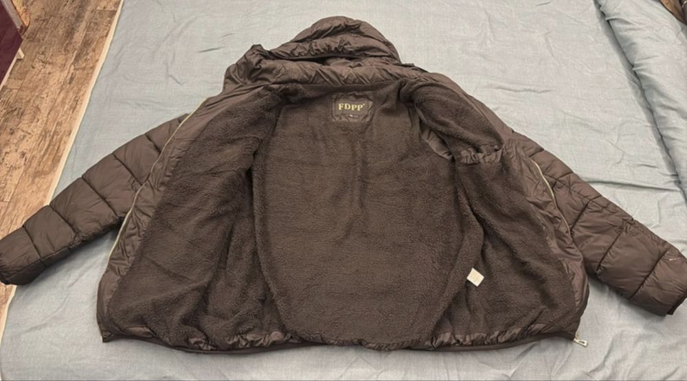 Geaca de fâș cu gluga de dama