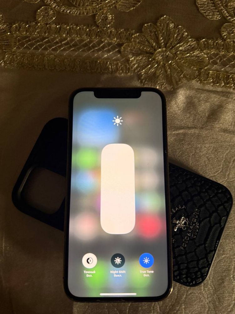 Iphone 12 pro gold
