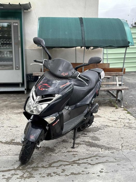 Leonardo Aprilia st 125