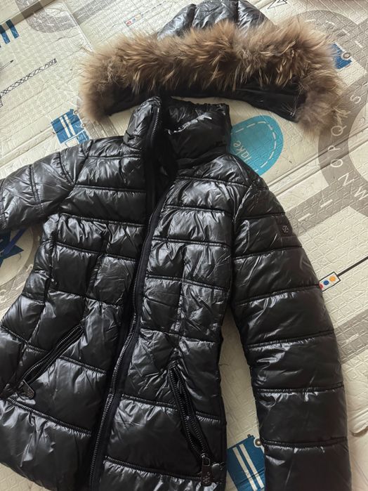 Черно ватирано яке естествен косъм S размер