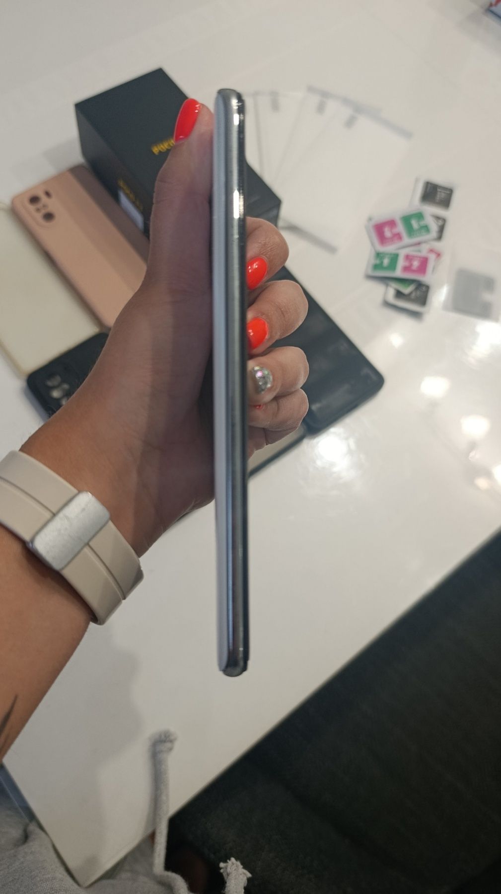 Xiaomi Poco f3 + кейсове и протектори
