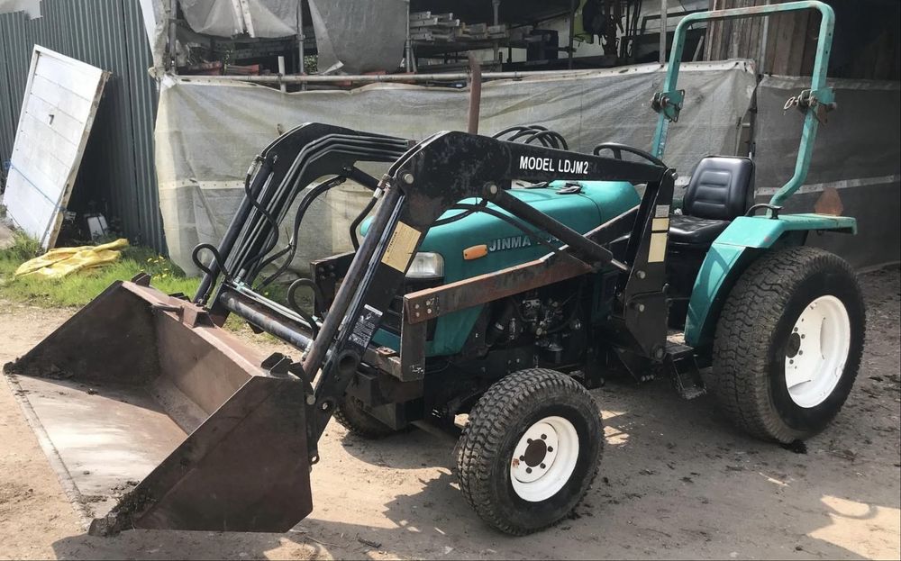 Prestari servicii excavator,tractor cu cupa