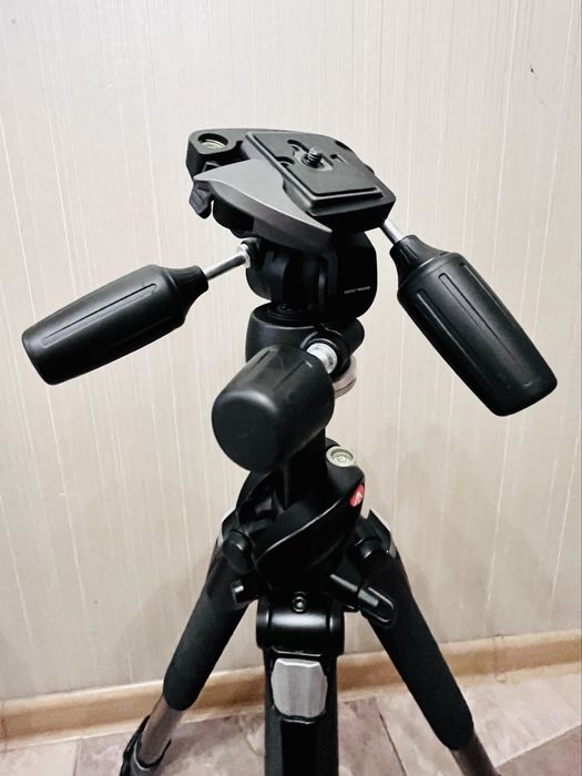 Штатив Manfrotto 055XPROB