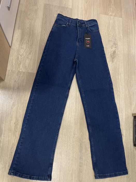 Тъмно сини дънки (нови, с етикет)