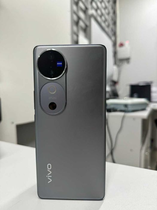 Vivo V40 256гб г.Тараз ул.Мамбет батыра 3 ЛОТ 808166