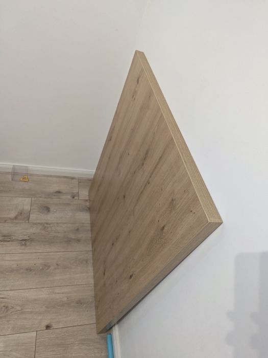 Vând blat de masa 100 / 90 .