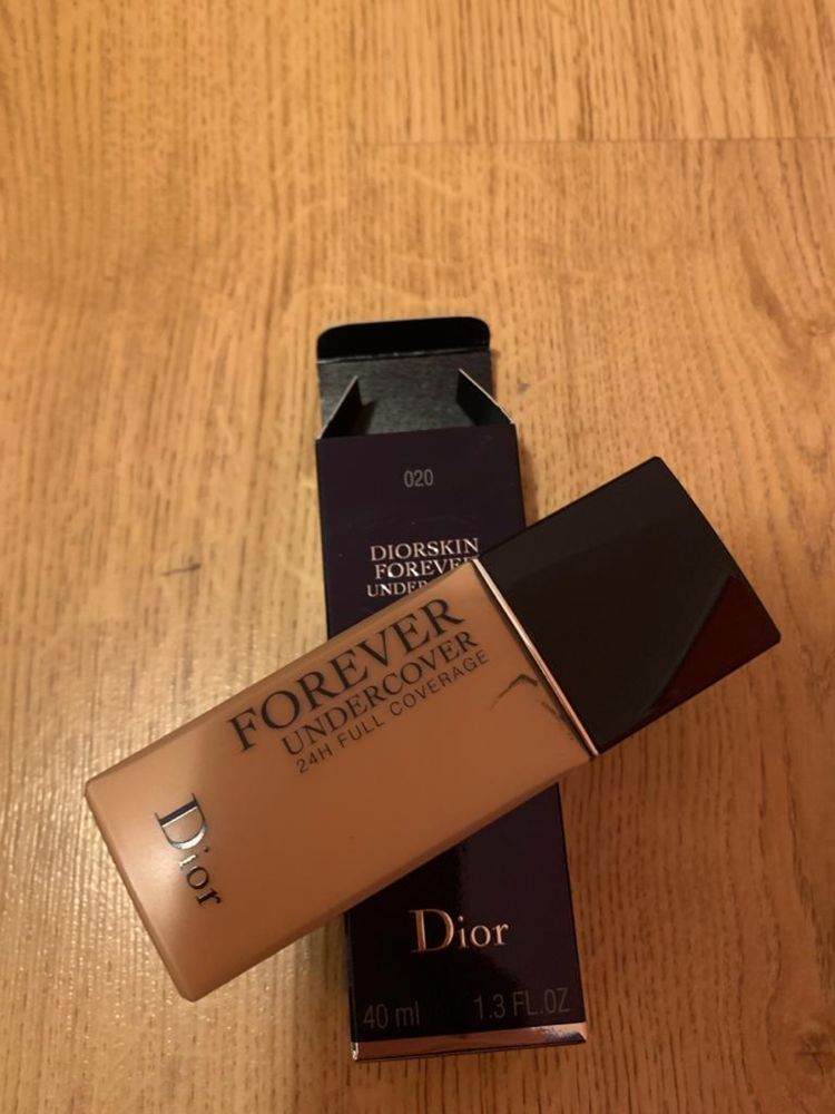 Fond de ten Dior