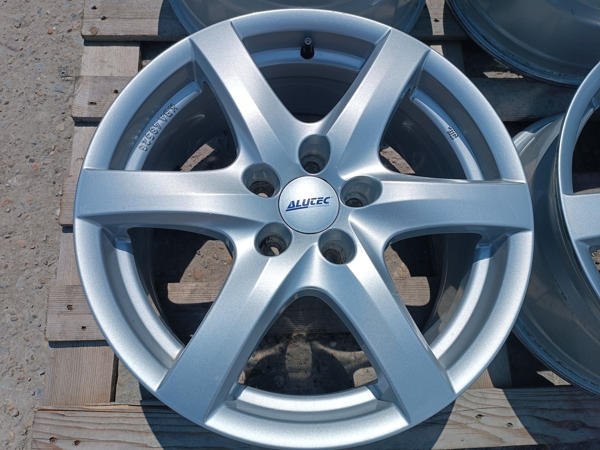 Лети джанти 17ки 5х114.3 Alutec