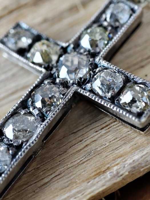 Cruciulita Cruce Aur Alb 14K Cu Diamante Old Euro Cut 1.2Ct. Lantisor