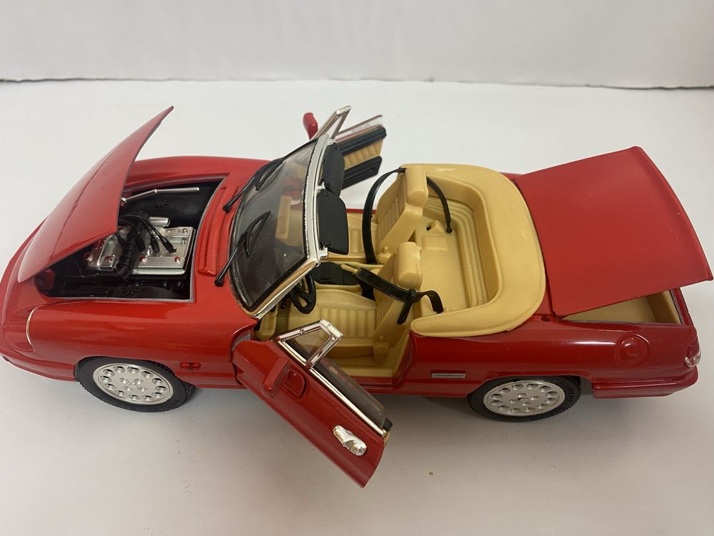 JOUEF EVOLUTION ALFA ROMEO SPIDER macheta auto scara 1:18(24 cm) Italy