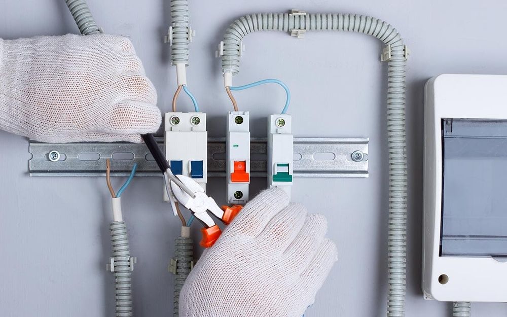 Electrician ANRE - Case, blocuri, hale si Magazine.  Preturi mici