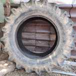 Vând cauciuc tractor