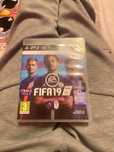 Продавам fifa 19 Legacy Edition много-малко използвана !