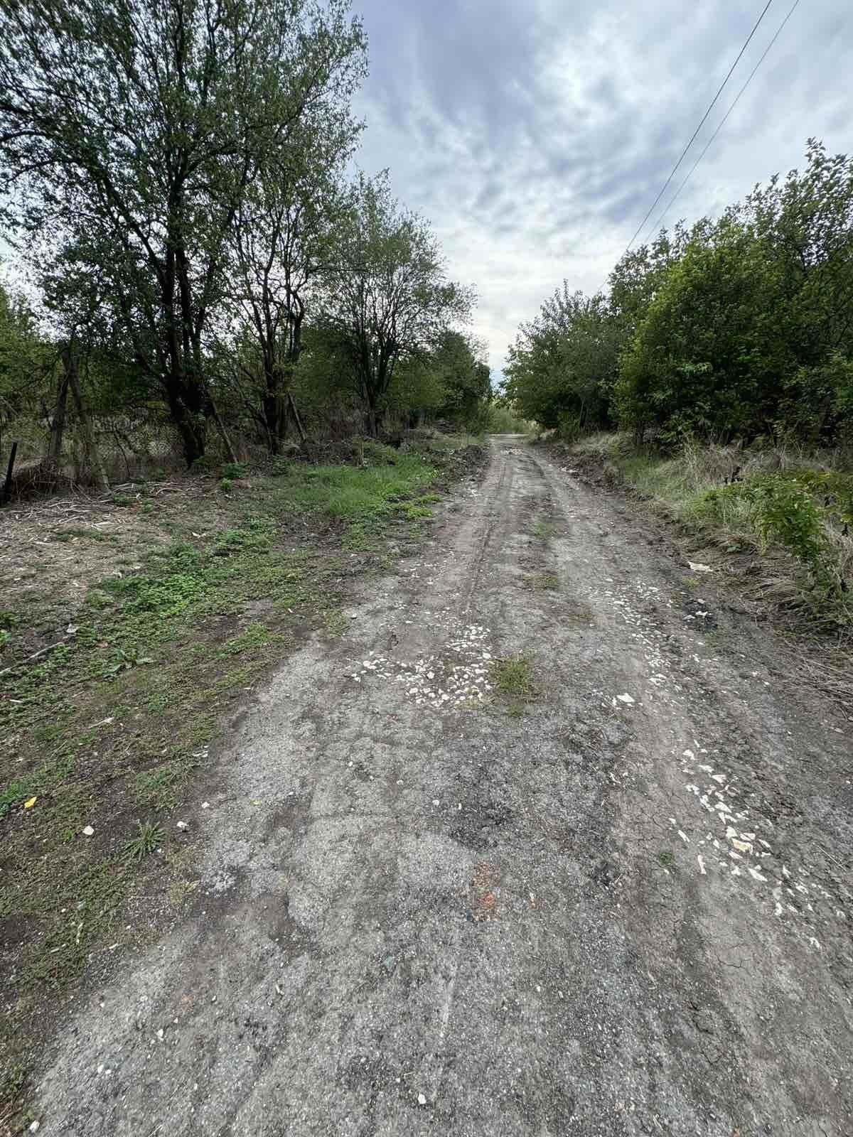Дворно място с кладенец с. ТРАКИЯ