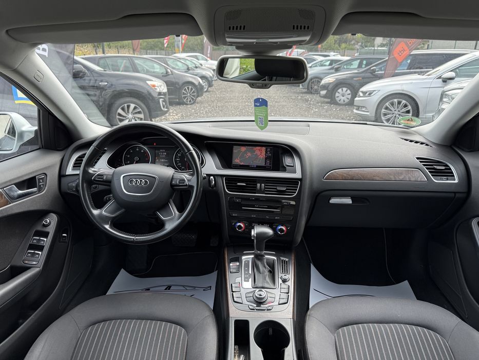 Audi A4 B8  sedan , automat , line assist , distronic , benzina