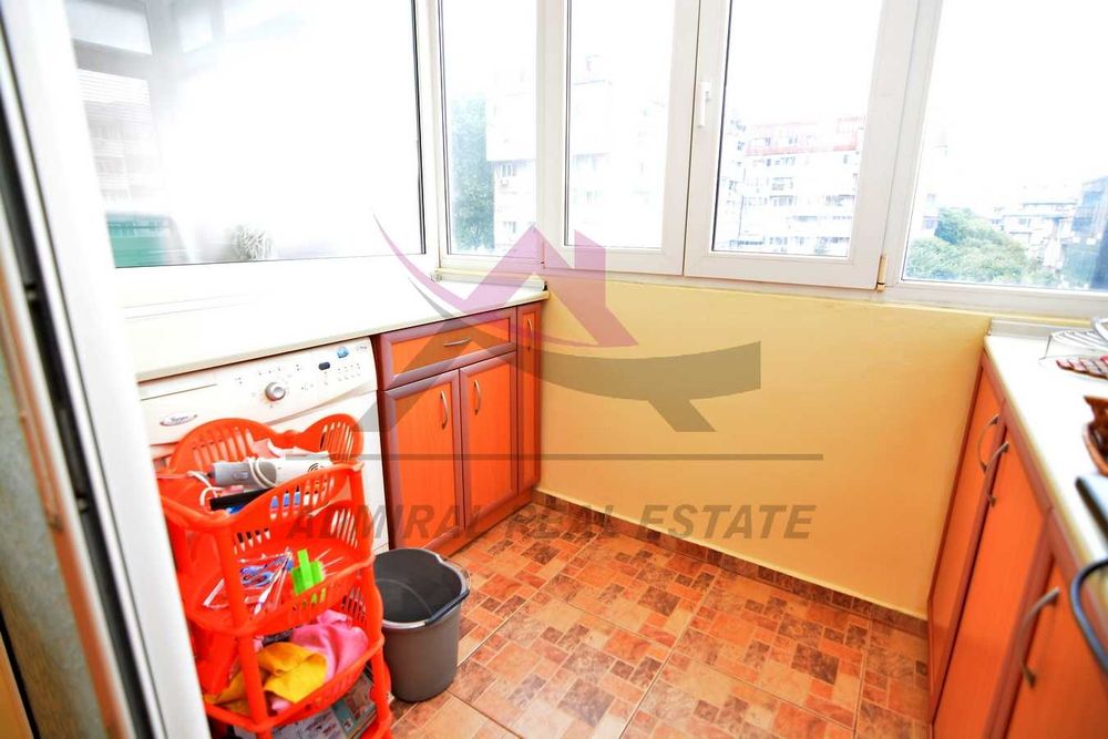 Дава се под наем Тристаен апартамент в Варна, Лятно кино Тракия - 80 кв.м за 613 € - Снимка #2