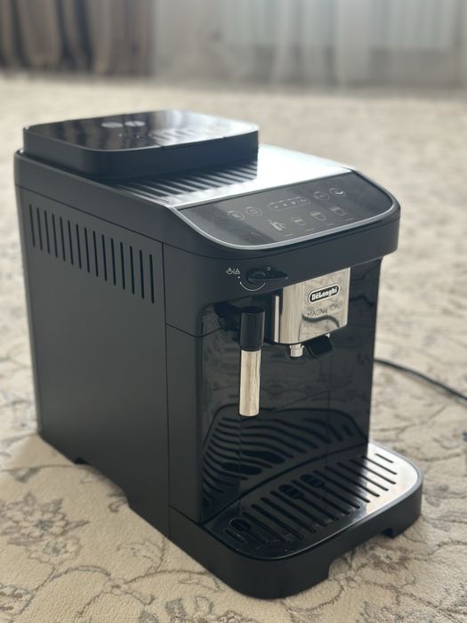 Кофемашина Delonghi Magnifica EVO