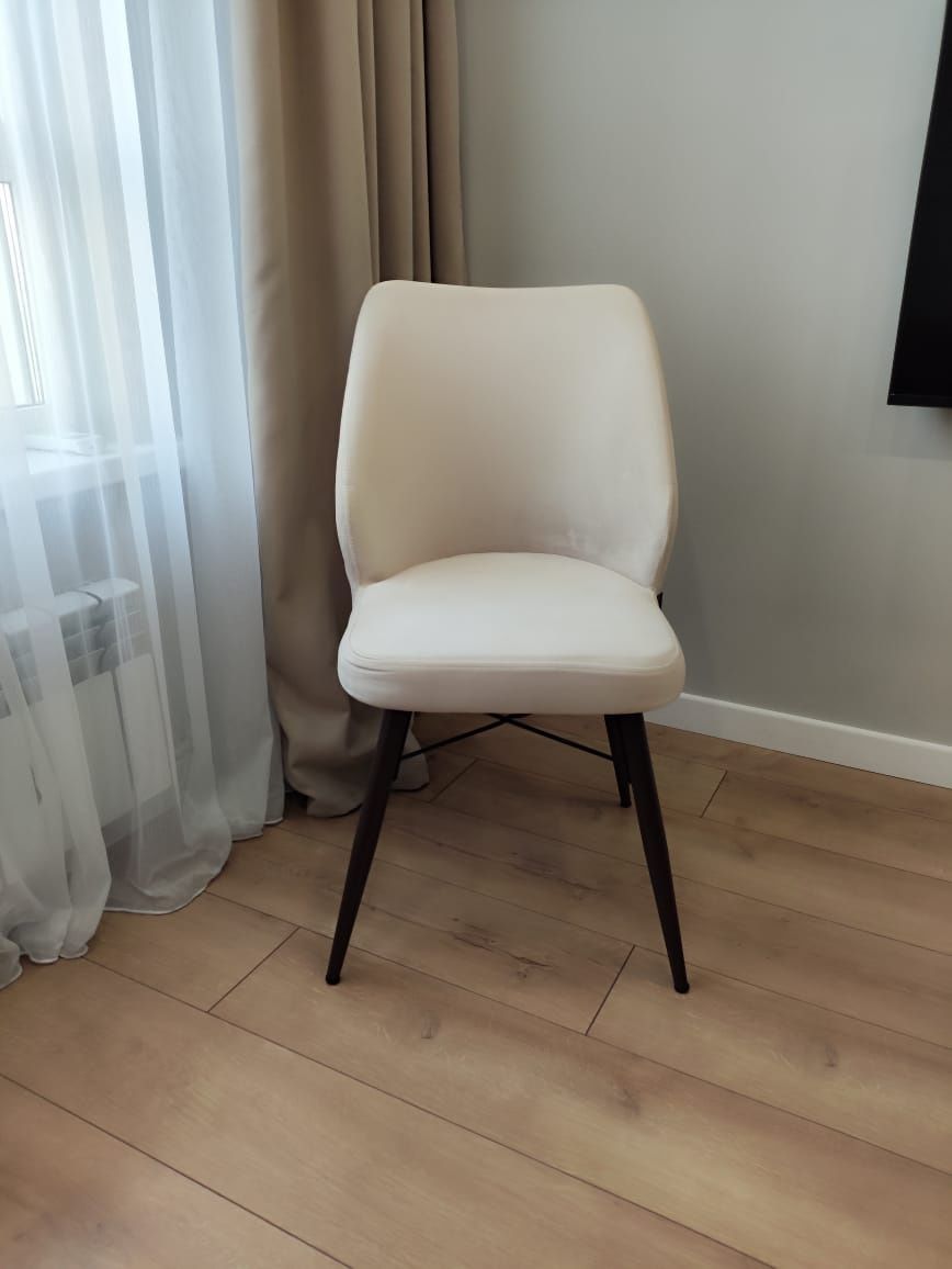 Продам комплект из 6 стульев, производство Турция ( модель Гуль)