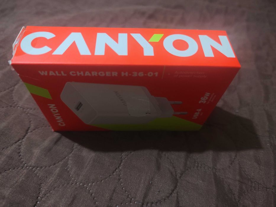 Адаптор , зарядно за телефон 36W