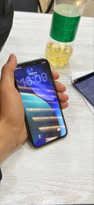 iPhone 11 pro 256/100usiliniy