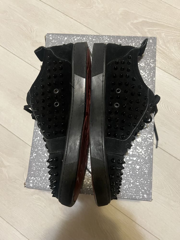 Louboutin spikes обувки