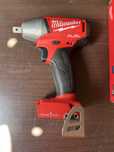 Vând pistol impact Milwaukee M18 de 300 NM model 2022