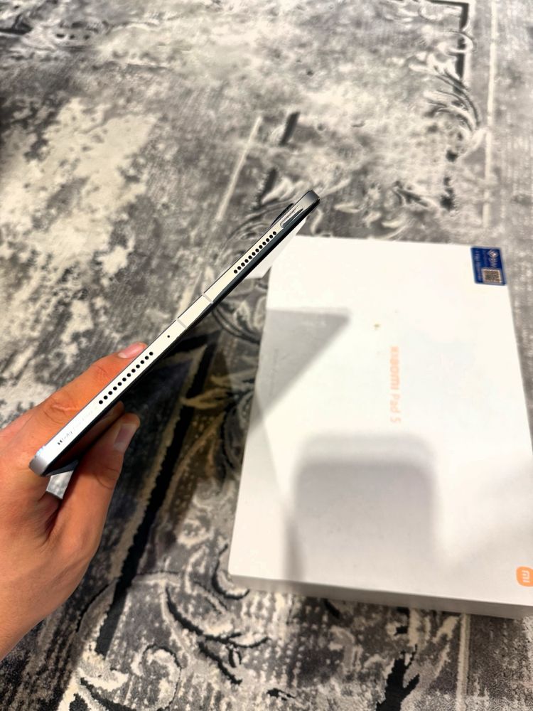 Xiaomi Pad 5 Pearl white 12/128gb Ideal sotiladi srochno!