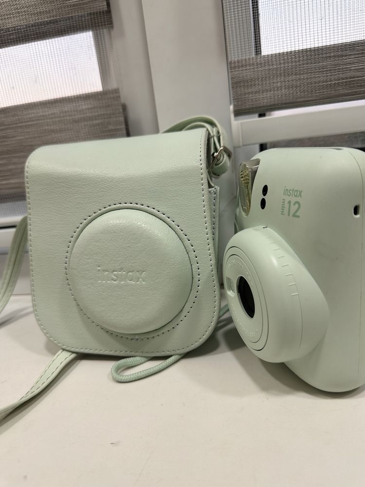 Instax mini12 б/у