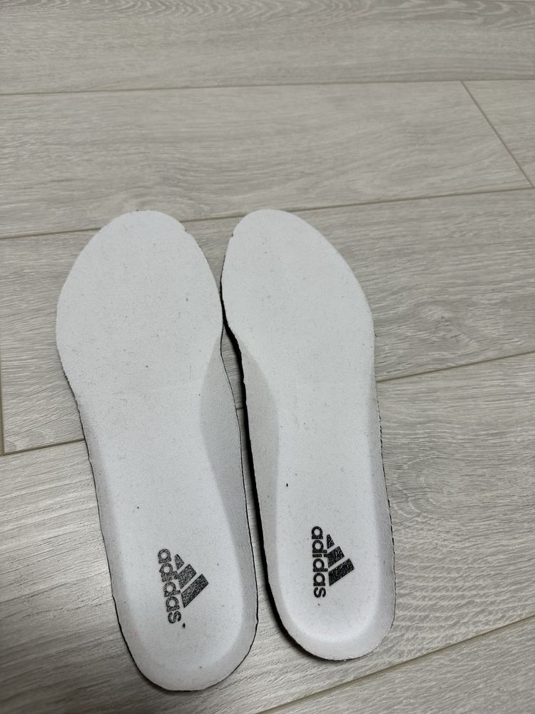 Кроссовки Adidas