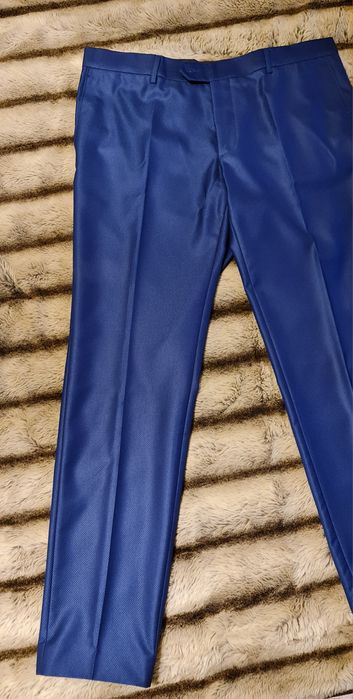 Costum barbati albastru electric