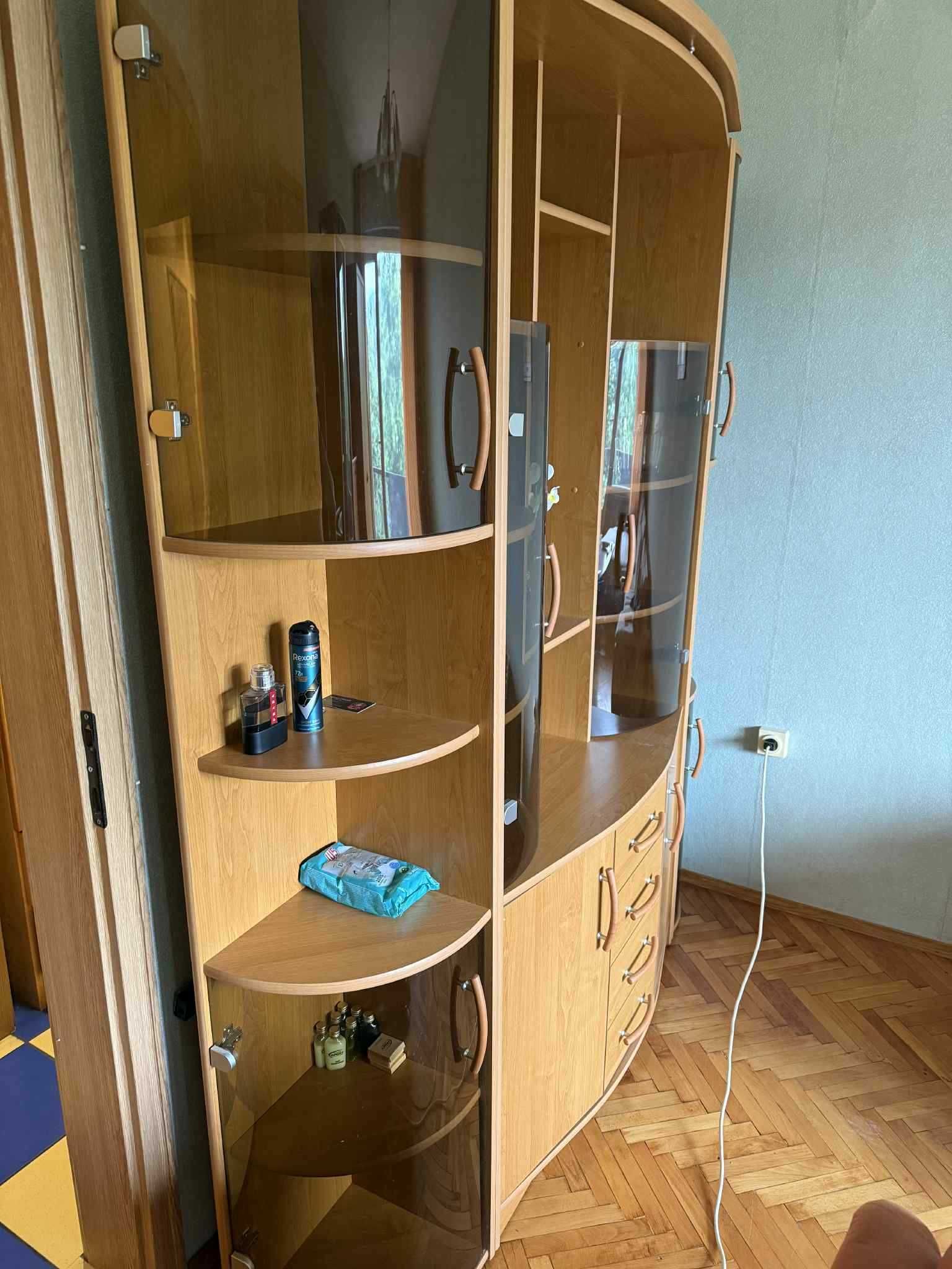 Остъклена холна секция