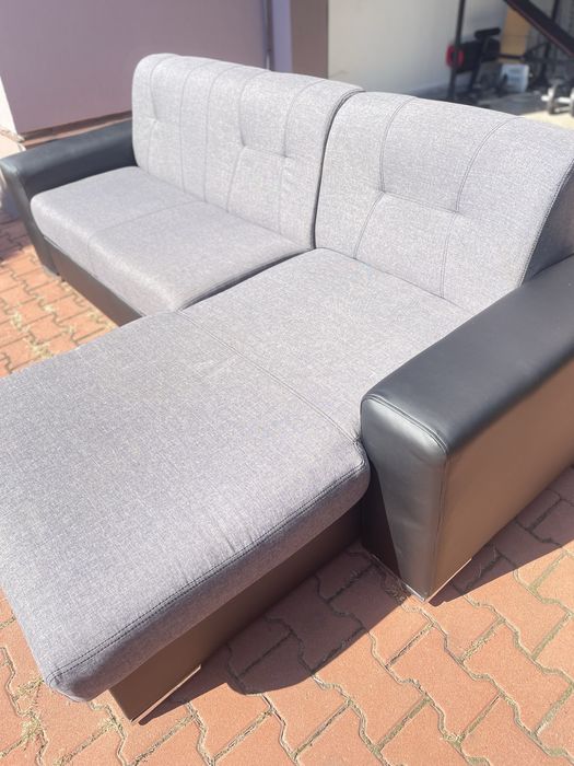 Vand coltar extensibil cu perne decorative